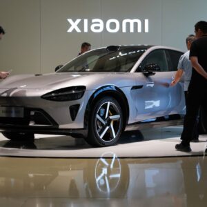Xiaomi luncurkan SUV listrik dan kacamata AI pertamanya