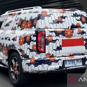 Mobil diduga BAIC BJ30 hybrid tertangkap sedang diuji coba di Jakarta