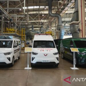Wuling jadi pabrikan China pertama dengan produksi penuh di Indonesia