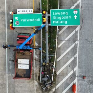 Pahami warna plang biru dan hijau di jalan tol, ternyata beda arti!
