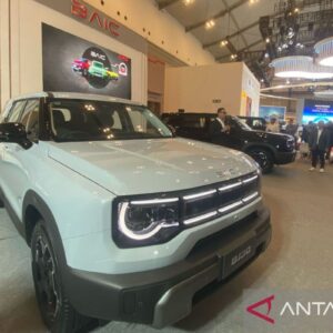 BAIC BJ30 Hybrid FWD ditampilkan di ajang GJAW 2025