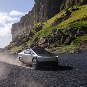 Tesla tarik 6.197 unit Cybertruck karena masalah pada bar lampu